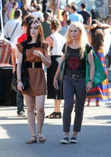 Lily Collins Feet Toes And Soles 149