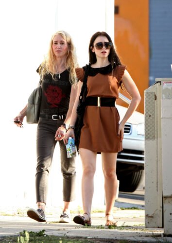 Lily Collins Feet Toes And Soles 152