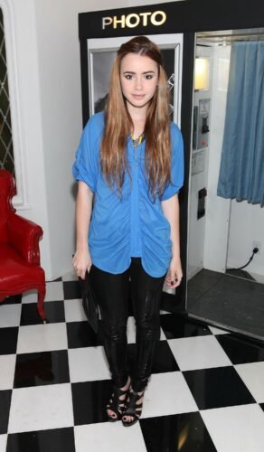 Lily Collins Feet Toes And Soles 513