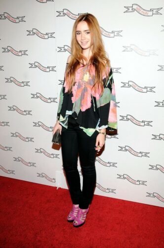 Lily Collins Feet Toes And Soles 518