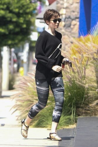 Lily Collins Feet Toes And Soles 682