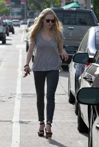 Amanda Seyfried Feet Toes And Soles 341