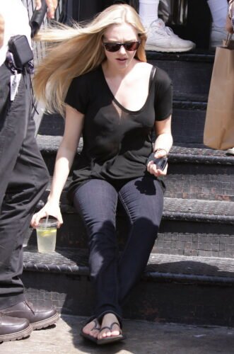 Amanda Seyfried Feet Toes And Soles 359