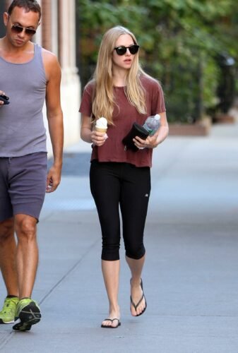 Amanda Seyfried Feet Toes And Soles 552