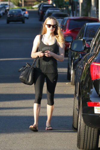 Amanda Seyfried Feet Toes And Soles 814