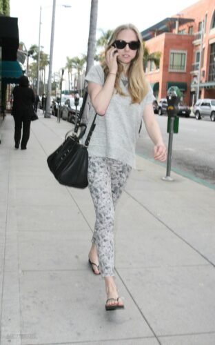 Amanda Seyfried Feet Toes And Soles 1036