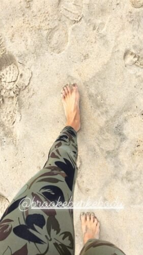 Brooke Burke Feet Toes And Soles 1748