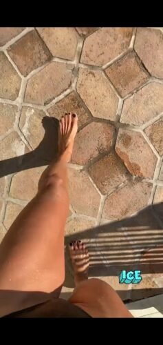Brooke Burke Feet Toes And Soles 1809