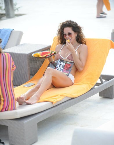 Brooke Burke Feet Toes And Soles 1937