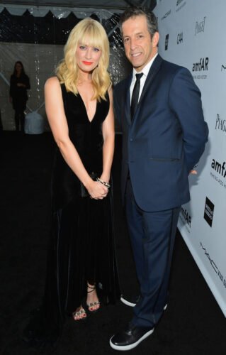 Beth Behrs Feet Toes And Soles 45