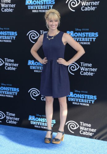 Beth Behrs Feet Toes And Soles 60