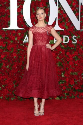 Beth Behrs Feet Toes And Soles 318