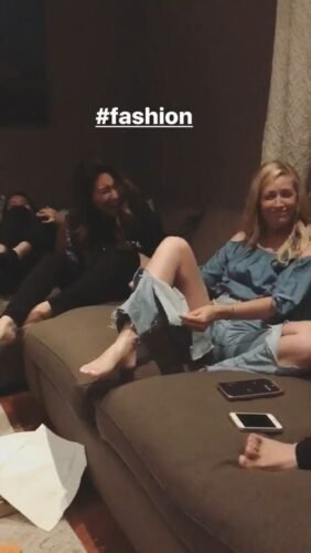 Beth Behrs Feet Toes And Soles 361