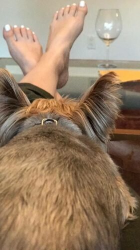 Beth Behrs Feet Toes And Soles 368