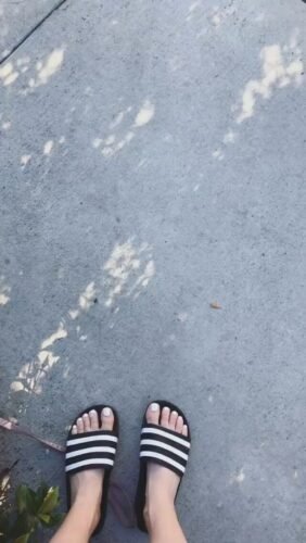 Beth Behrs Feet Toes And Soles 369