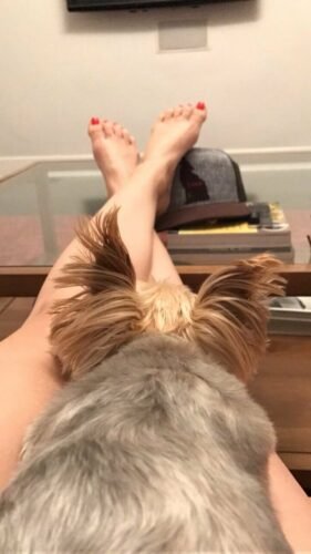 Beth Behrs Feet Toes And Soles 372