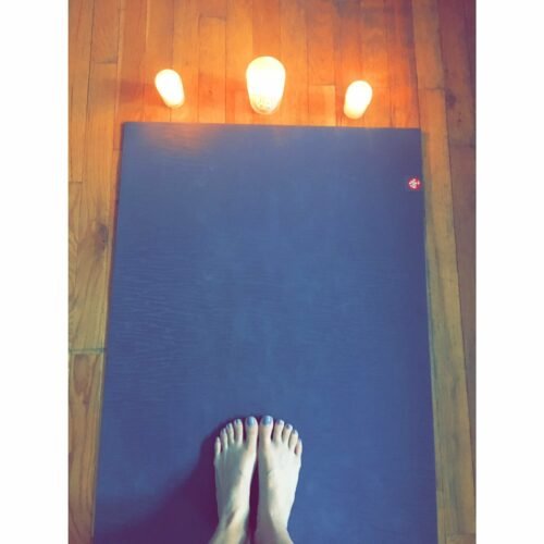 Beth Behrs Feet Toes And Soles 386