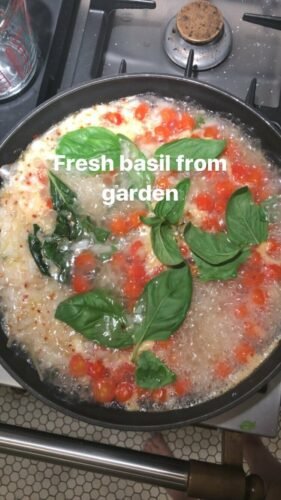 Beth Behrs Feet Toes And Soles 401