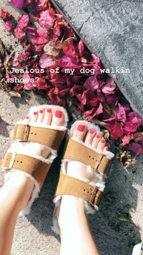 Beth Behrs Feet Toes And Soles 406