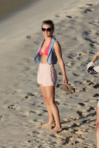 Julianne Hough Feet Toes And Soles 334