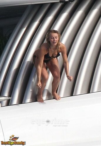 Julianne Hough Feet Toes And Soles 347