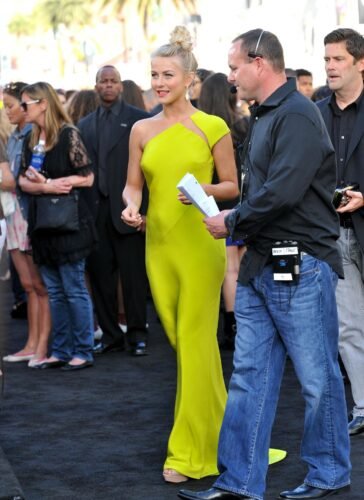 Julianne Hough Feet Toes And Soles 438