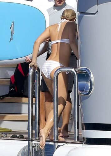 Julianne Hough Feet Toes And Soles 634