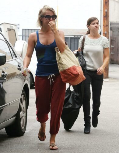 Julianne Hough Feet Toes And Soles 719