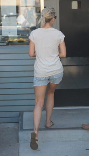 Julianne Hough Feet Toes And Soles 747