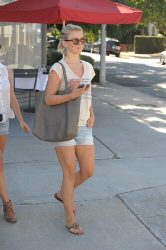 Julianne Hough Feet Toes And Soles 762