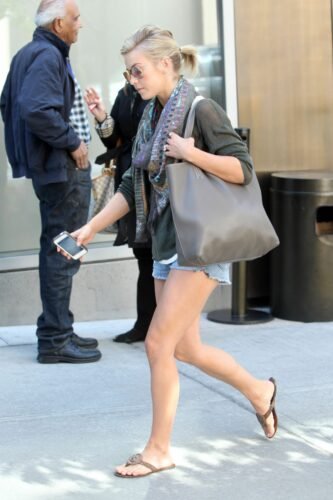 Julianne Hough Feet Toes And Soles 804