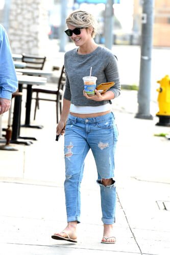 Julianne Hough Feet Toes And Soles 870