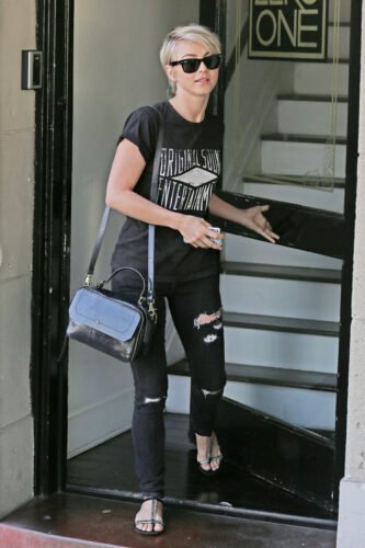 Julianne Hough Feet Toes And Soles 875