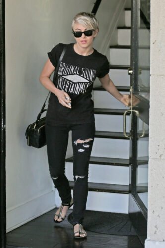 Julianne Hough Feet Toes And Soles 877