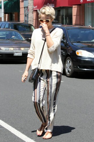 Julianne Hough Feet Toes And Soles 900