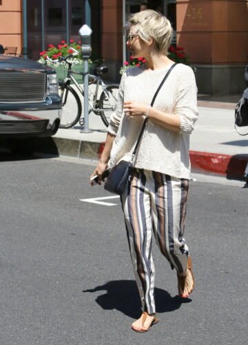 Julianne Hough Feet Toes And Soles 902