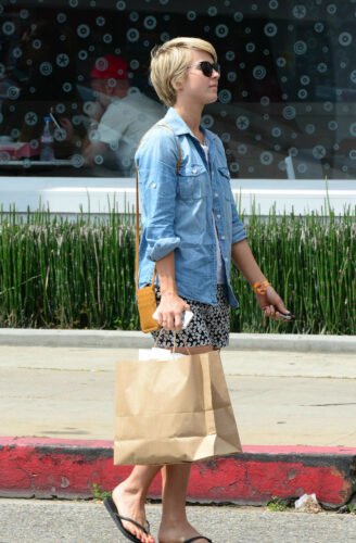 Julianne Hough Feet Toes And Soles 929