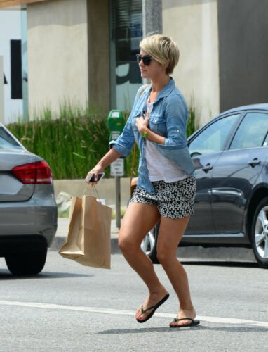 Julianne Hough Feet Toes And Soles 933
