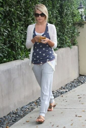 Julianne Hough Feet Toes And Soles 1007