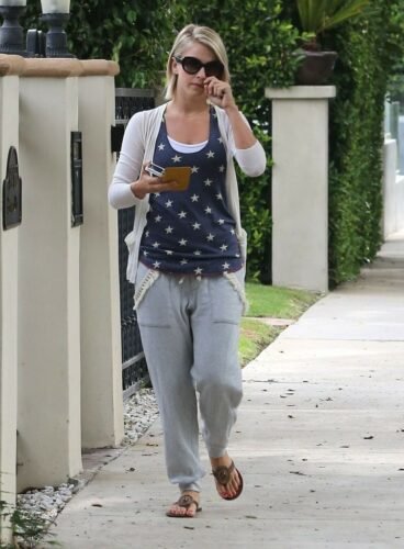 Julianne Hough Feet Toes And Soles 1008