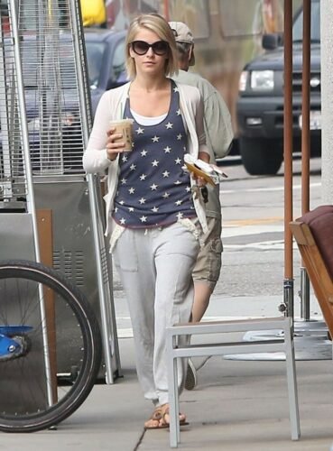 Julianne Hough Feet Toes And Soles 1009