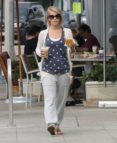 Julianne Hough Feet Toes And Soles 1020