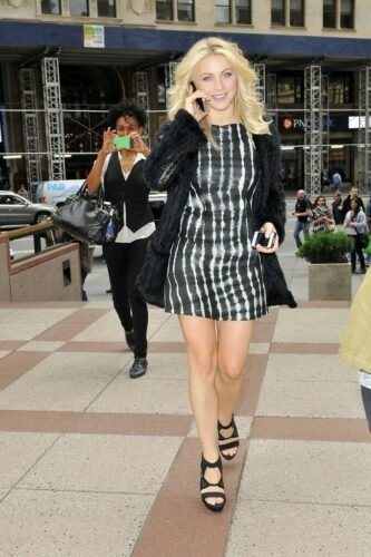 Julianne Hough Feet Toes And Soles 1089