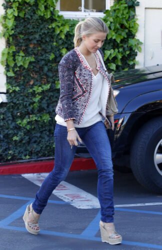 Julianne Hough Feet Toes And Soles 1160