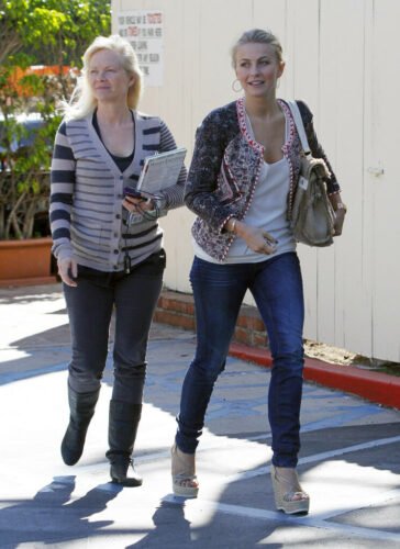 Julianne Hough Feet Toes And Soles 1192