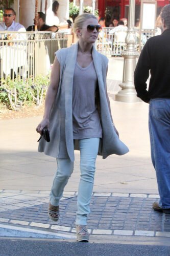 Julianne Hough Feet Toes And Soles 1203