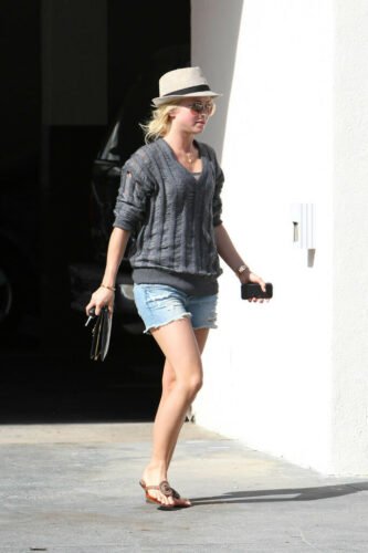 Julianne Hough Feet Toes And Soles 1353