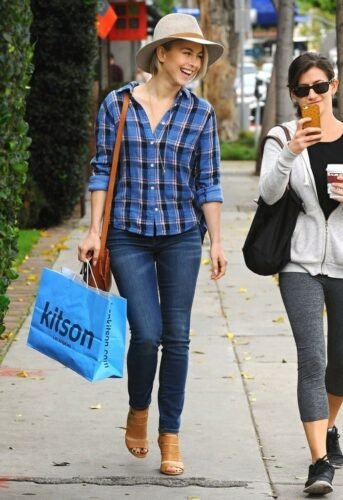 Julianne Hough Feet Toes And Soles 1499