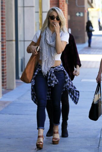 Julianne Hough Feet Toes And Soles 1666