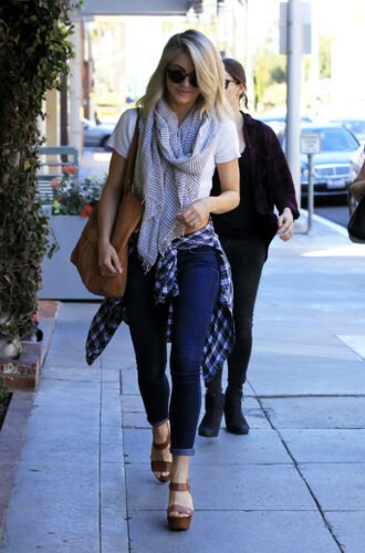 Julianne Hough Feet Toes And Soles 1673